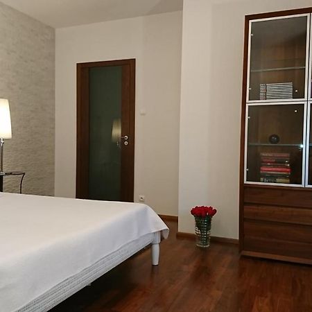 Quiet And Spacious Apartment With Garage Option Красков Екстериор снимка