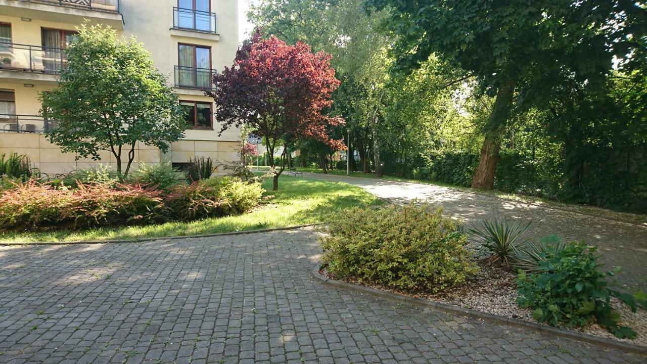 Quiet And Spacious Apartment With Garage Option Красков Екстериор снимка