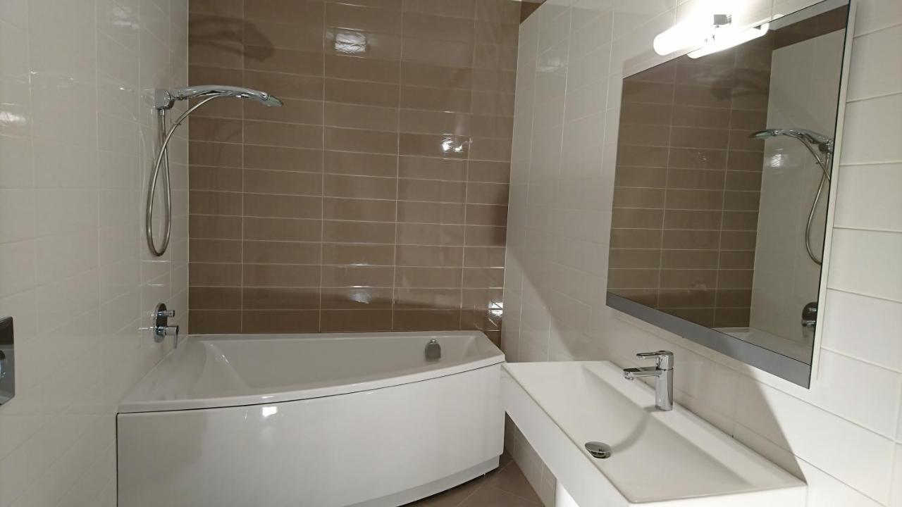 Quiet And Spacious Apartment With Garage Option Красков Екстериор снимка