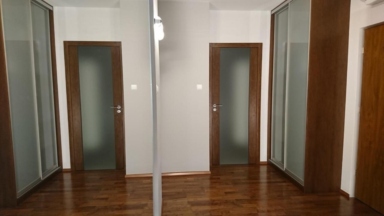 Quiet And Spacious Apartment With Garage Option Красков Екстериор снимка