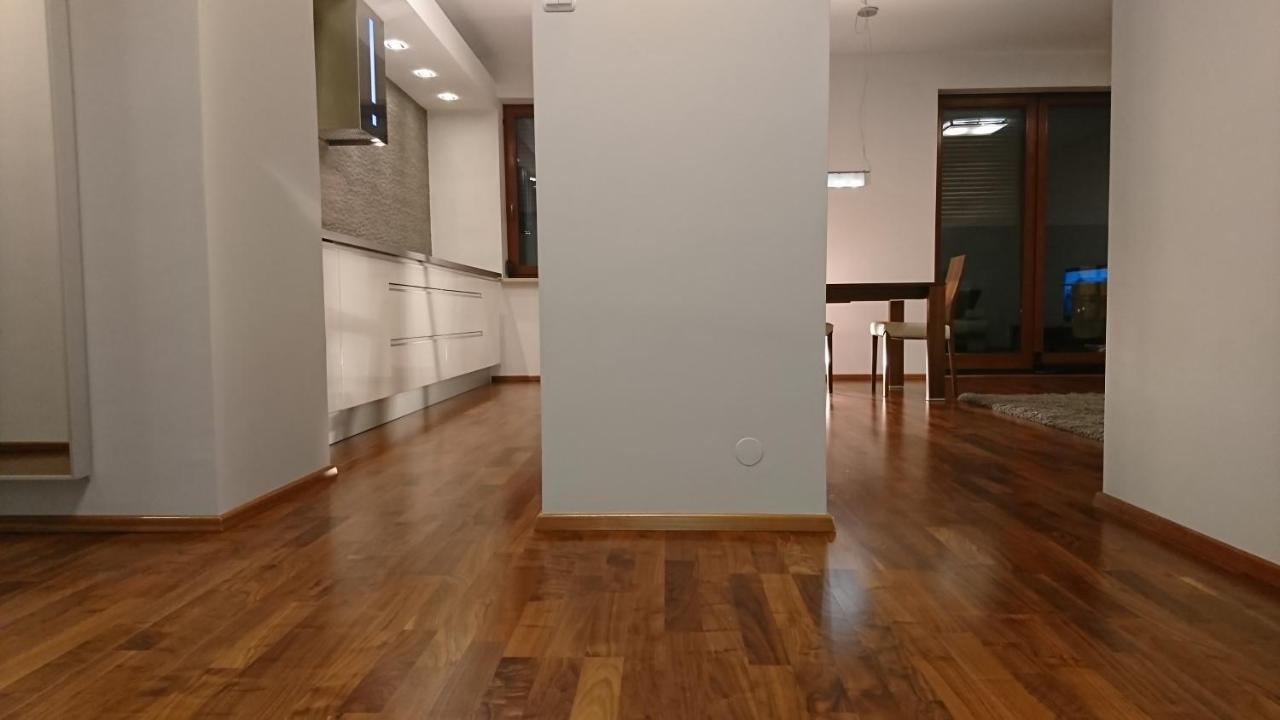 Quiet And Spacious Apartment With Garage Option Красков Екстериор снимка